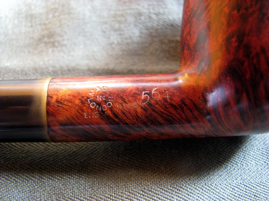 England's best pipe value Comoy Blue Riband #564