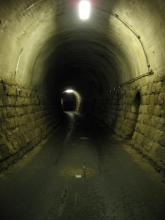 トンネル内部