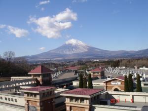 御殿場プレミアムアウトレット駐車場P7・3Fからの富士山