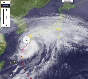 台風衛星写真にコメント